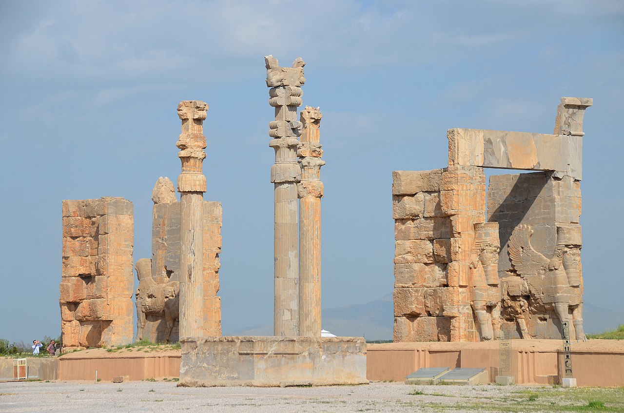 Archivo:The Gate of All Nations also known as the Gate of Xerxes, Persepolis, Iran (47779515191).jpg - Wikipedia, la enciclopedia libre