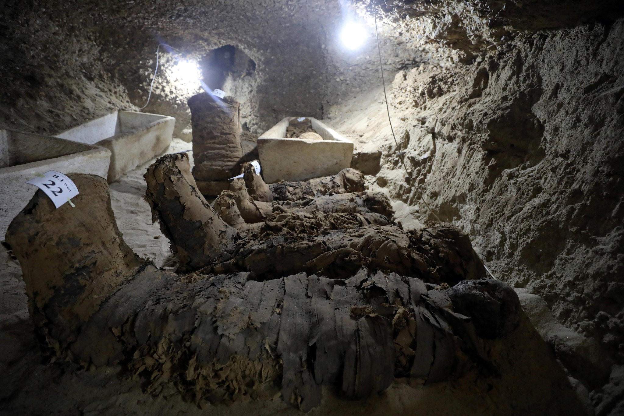 Ancient Burial Chamber Uncovered in Egypt, With 17 Mummies ... So Far - The New York Times