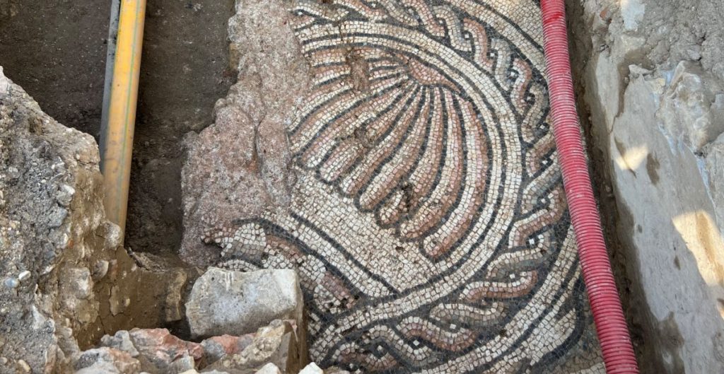Theodoric the Great' villa mosaic found near Verona in Italy - Arkeonews