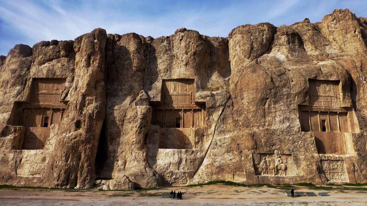 Naqsh-e Rostam Necropolis: Photos, Video, Info