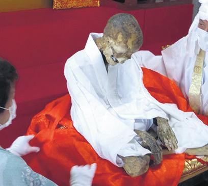 The Monks who embalmed themselves