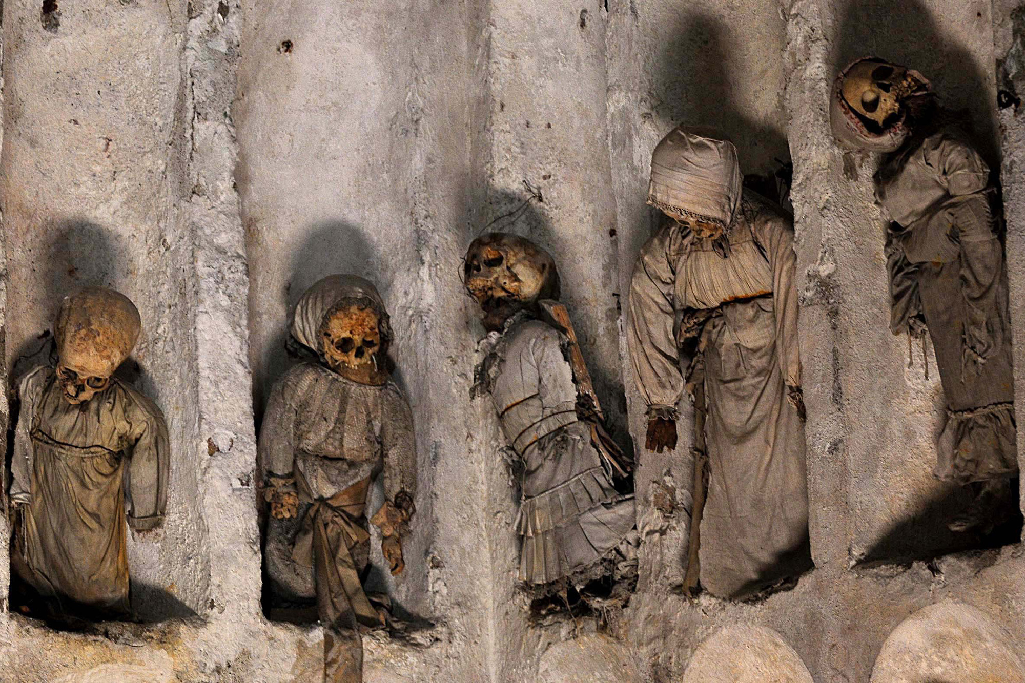 Scientists to X-ray child mummies in Italy in hopes of solving mystery of  underground tomb