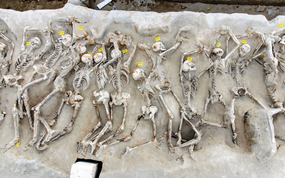 The 'improper burials' of ancient times | eKathimerini.com