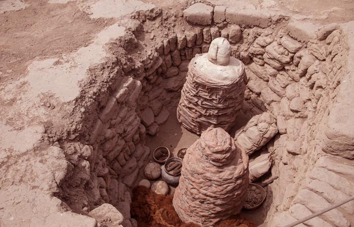 Huaca Pucllana Archaeological Site and Restaurant in Lima — Peru