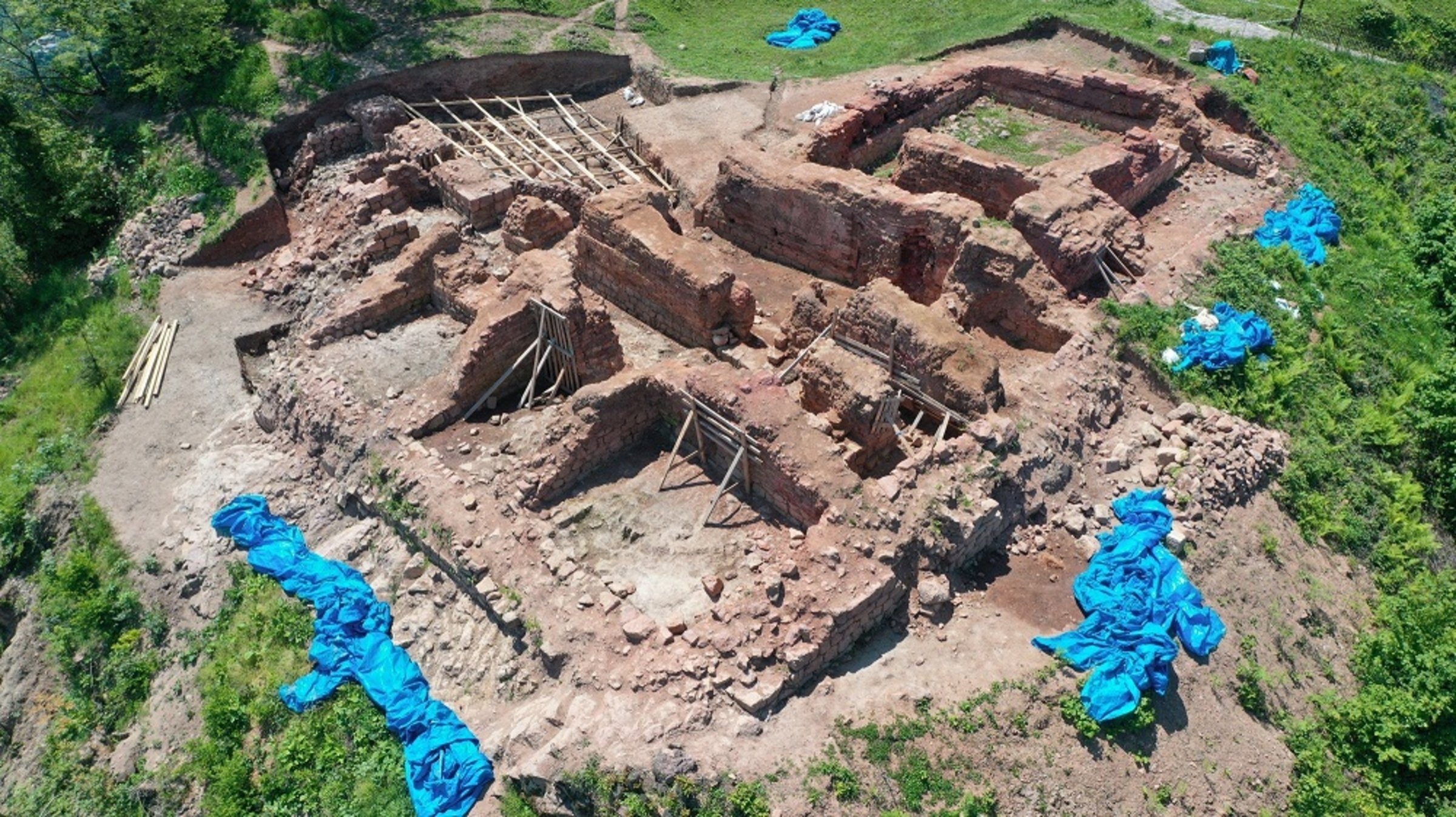 Clay masks, statues: Ancient Kurul Castle still reveals secrets | Daily  Sabah