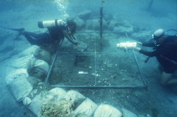 Atlit-Yam: A Unique 9000 Year Old Prehistoric Village Submerged off the  Carmel Coast, Israel – The SPLASHCOS Field School (2011) | SpringerLink