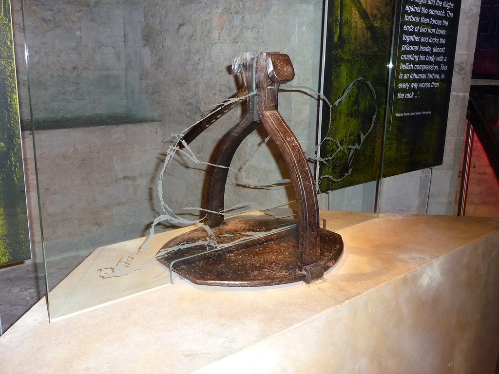 Scavenger's Daughter - torture tool at The Tower of London… | Flickr