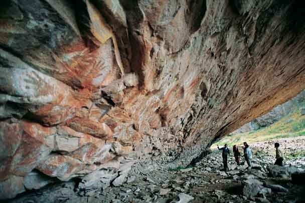 Cueva de Las Manos, río Pinturas, Santa Cruz, Argentina. | Cuevas, Lugares secretos, Pinturas