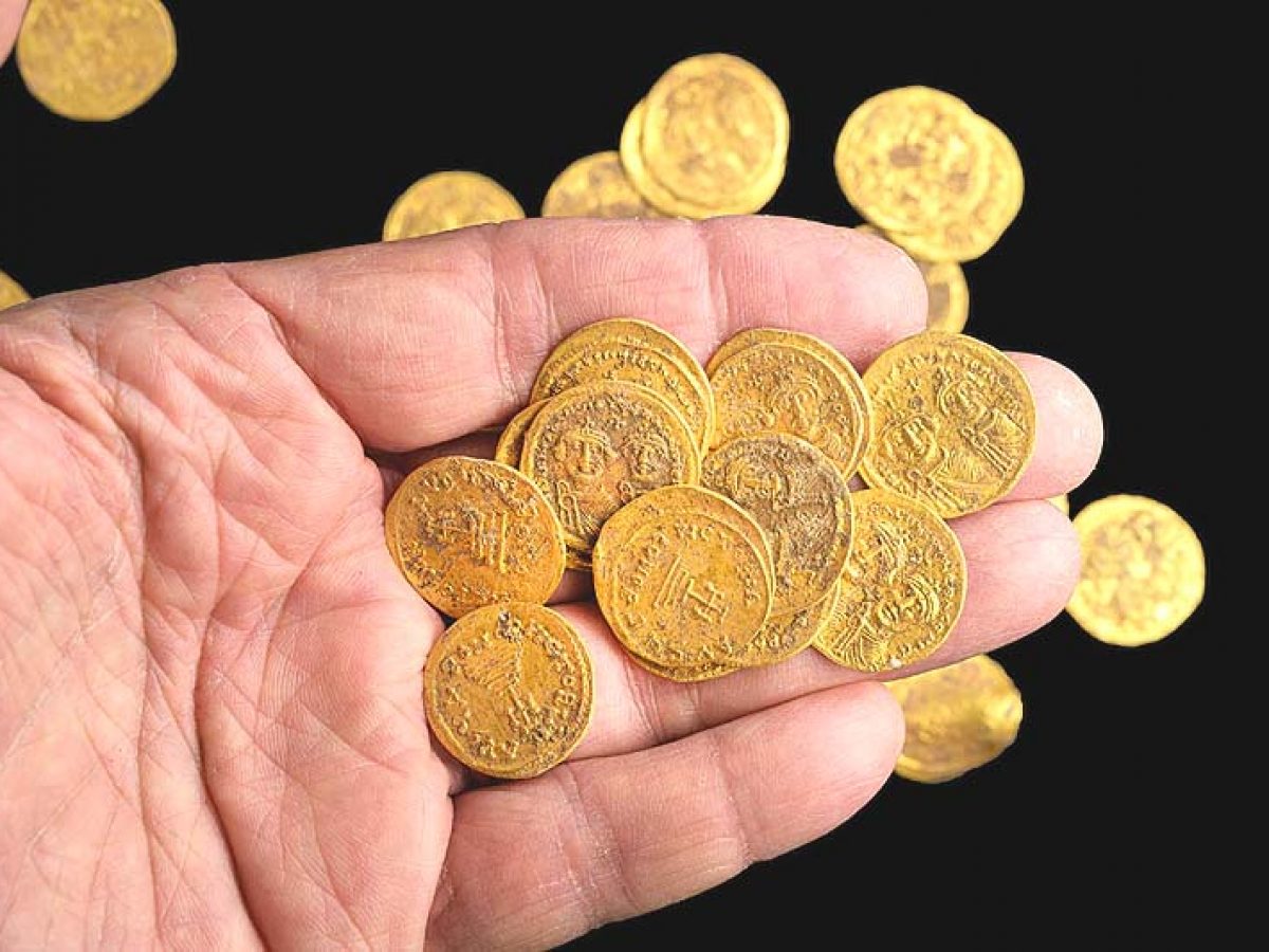 44 Byzantine Gold Coins Discovered in Ancient Caesarea Philippi (Banias) |  The Jewish Press - JewishPress.com | David Israel | 8 Tishri 5783 – Monday,  October 3, 2022 | JewishPress.com