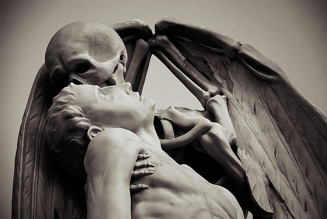 The Kiss of Death ~ Kuriositas