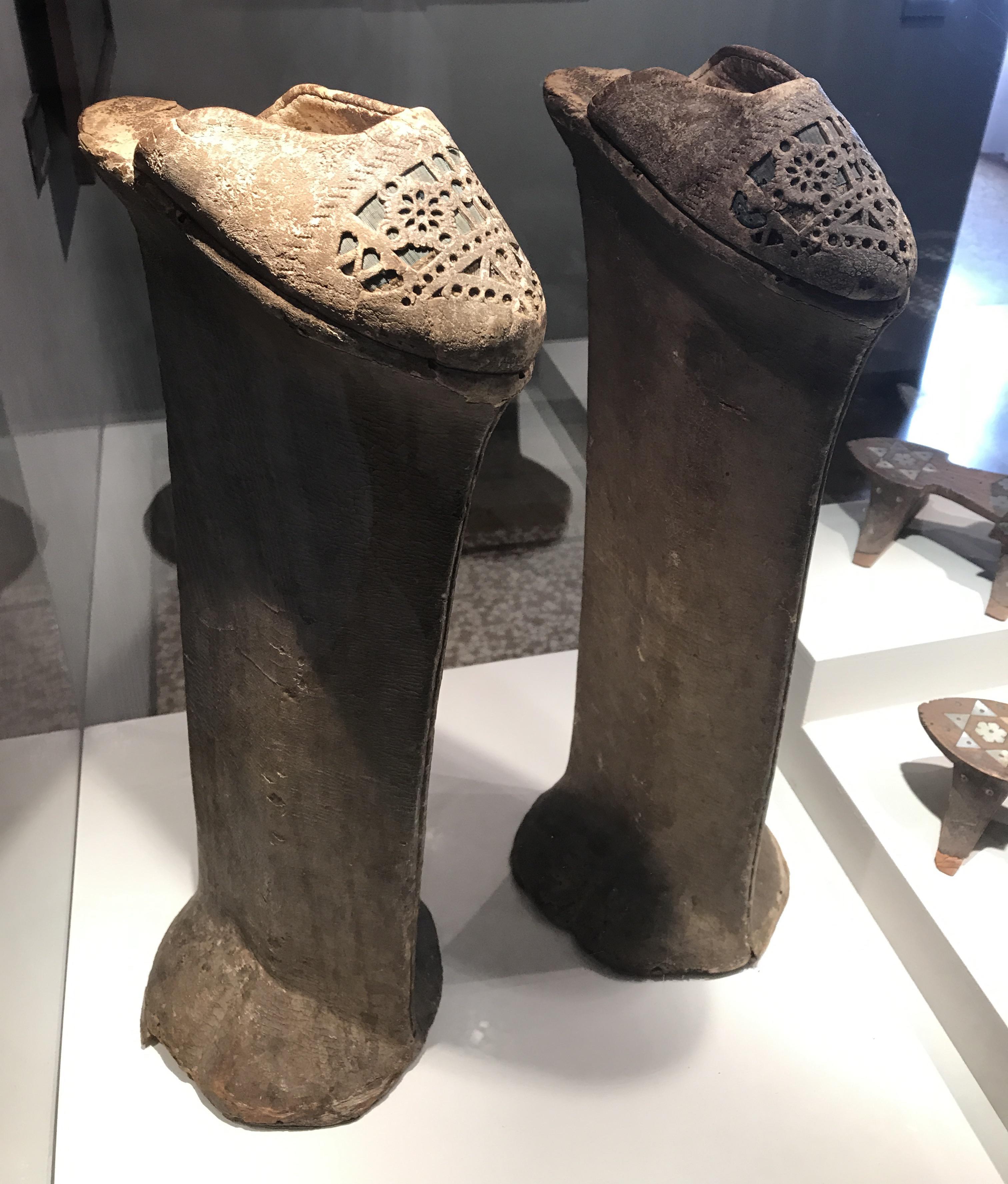 A pair of lady's shoes. Called Chopine, the height protected the lady from  dirt and puddles. Venice, 15th - 18th century. [3024x3554]. : r/ArtefactPorn
