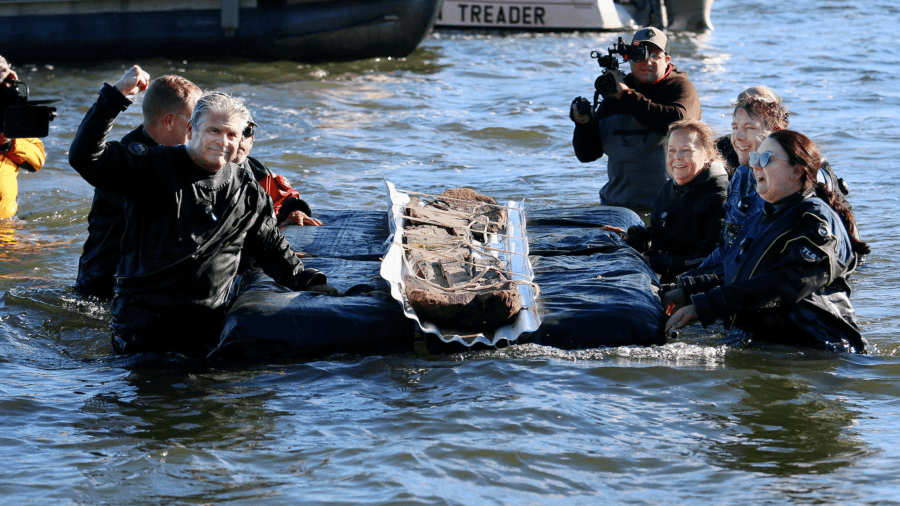 11 Ancient Canoes Discovered In Wisconsin's Lake Mendota