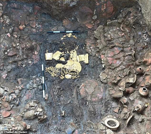 Archaeologists in Panama find ancient lord's tomb filled with gold treasure  and sacrificial victims that's around 1,200 years old