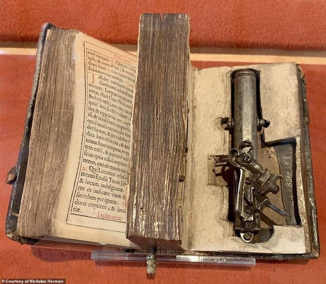 History Defined on X: "A gun hidden within a bible, made for Francesco Morozini, Doge of Venice (1619-1694). The owner of the bible could pull the silk bookmark to shoot while the