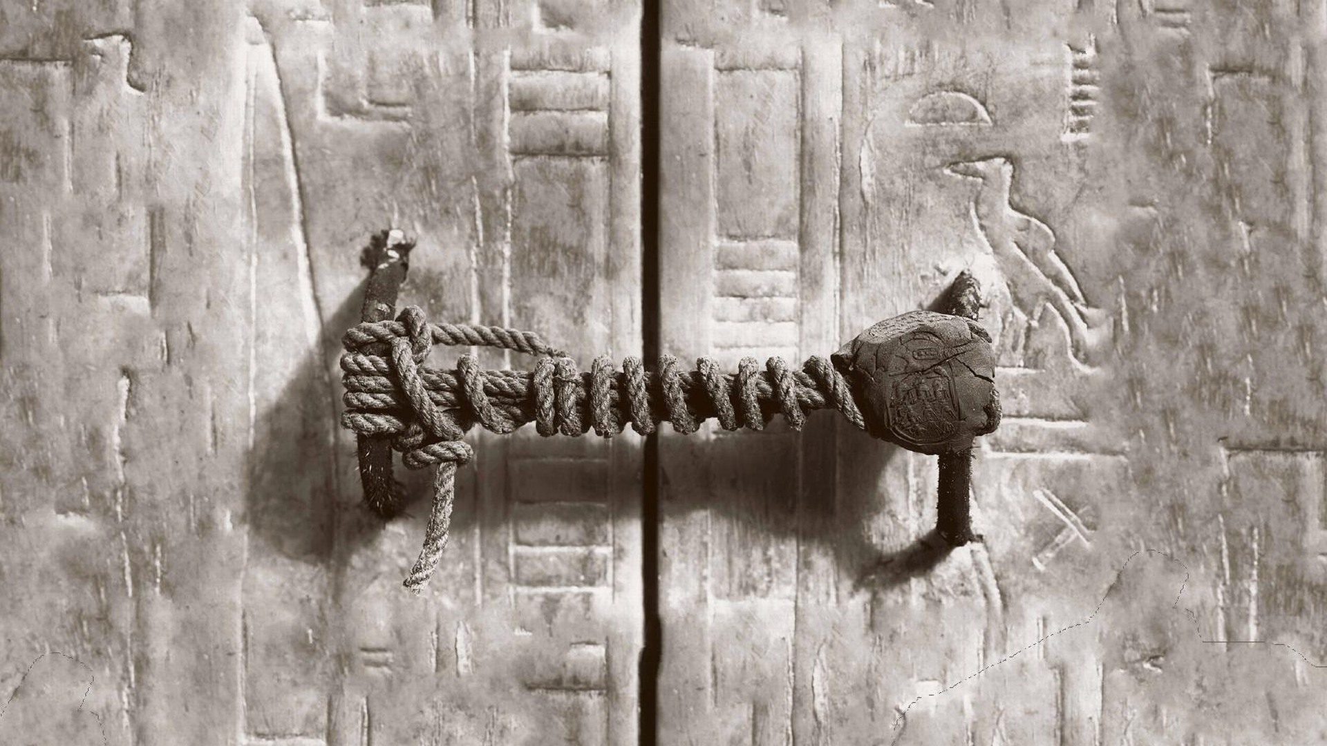 The Seal On The Third Shrine Of Tutankhamun's Tomb, Untouched For 32  Centuries — PiqueShow