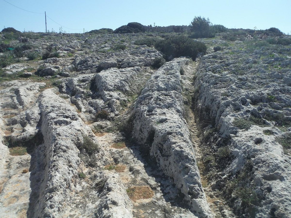 Dingli Cart Ruts (Clapham Junction) and Caves