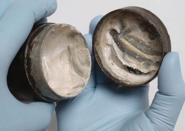 2,000-year-old ancient Roman face cream with visible, ancient fingermarks |  The Vintage News