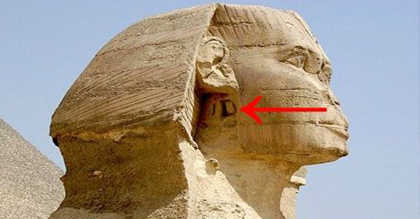 Secret Chamber Behind Sphinx's Ear? – The Niqab Girl