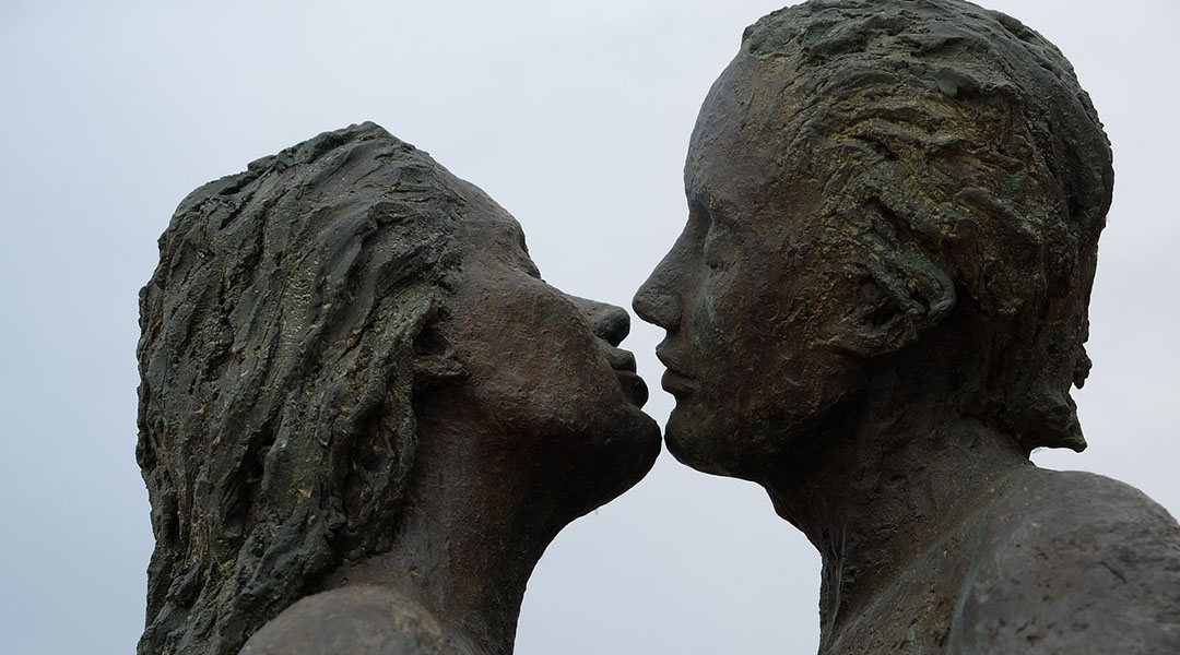 Unearthing the ancient origins of kissing - Advanced Science News