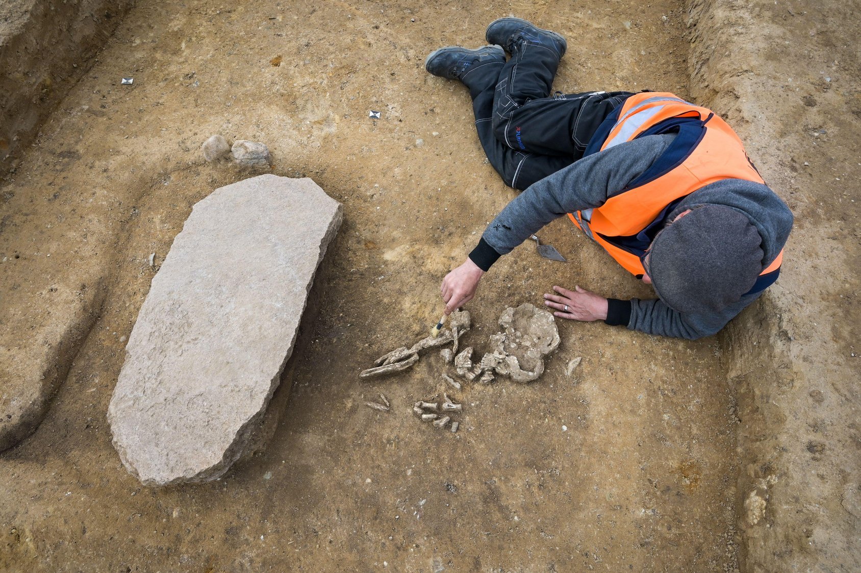 Archaeologists uncover 4,200-year-old "zombie grave"