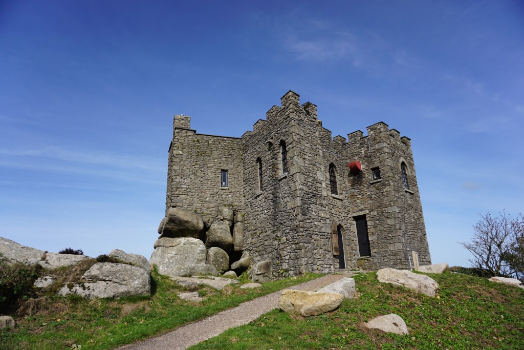 Carn Brea Castle - Kilden Mor