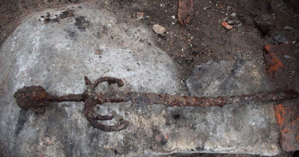 This Rare Battle-Sword Just Found in Sweden Is “An Evolutionary Leap” |  Ancient Origins