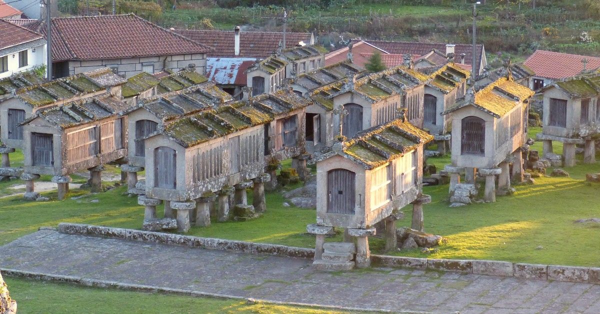 El castillo y los hórreos de Lindoso | Rutea