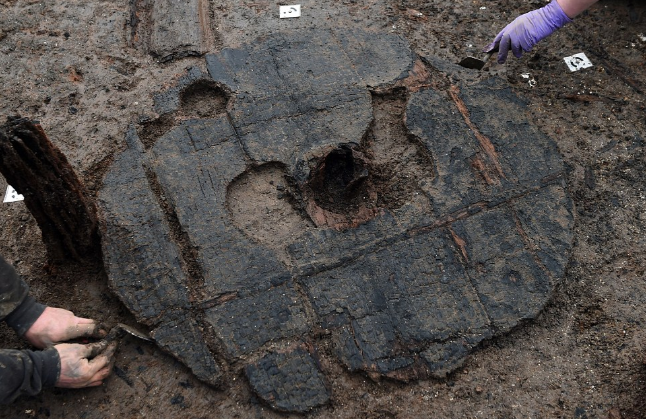 A complete 3000 year-old Bronze Age wheel believed to be the largest &  earliest of its kind found in the UK has been unearthed | The Vintage News