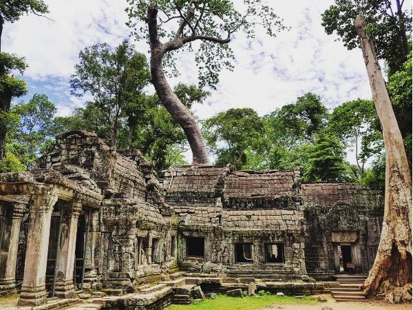 Ta Prohm - Ngôi đền bị ôm trọn bởi những thân cây cổ thụ