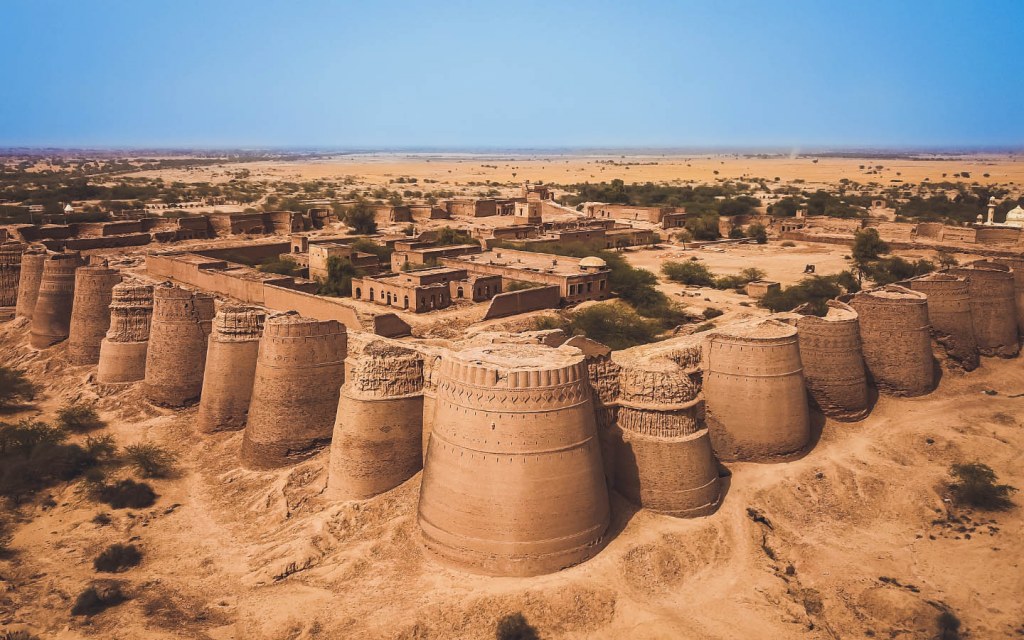 Derawar Fort in Cholistan Desert: History, Location, Attractions & More |  Zameen Blog