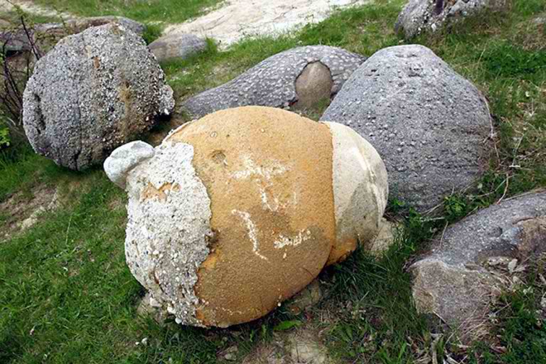 Romanian Mysterious Stones Grow and Move on Their Own - Hasan Jasim