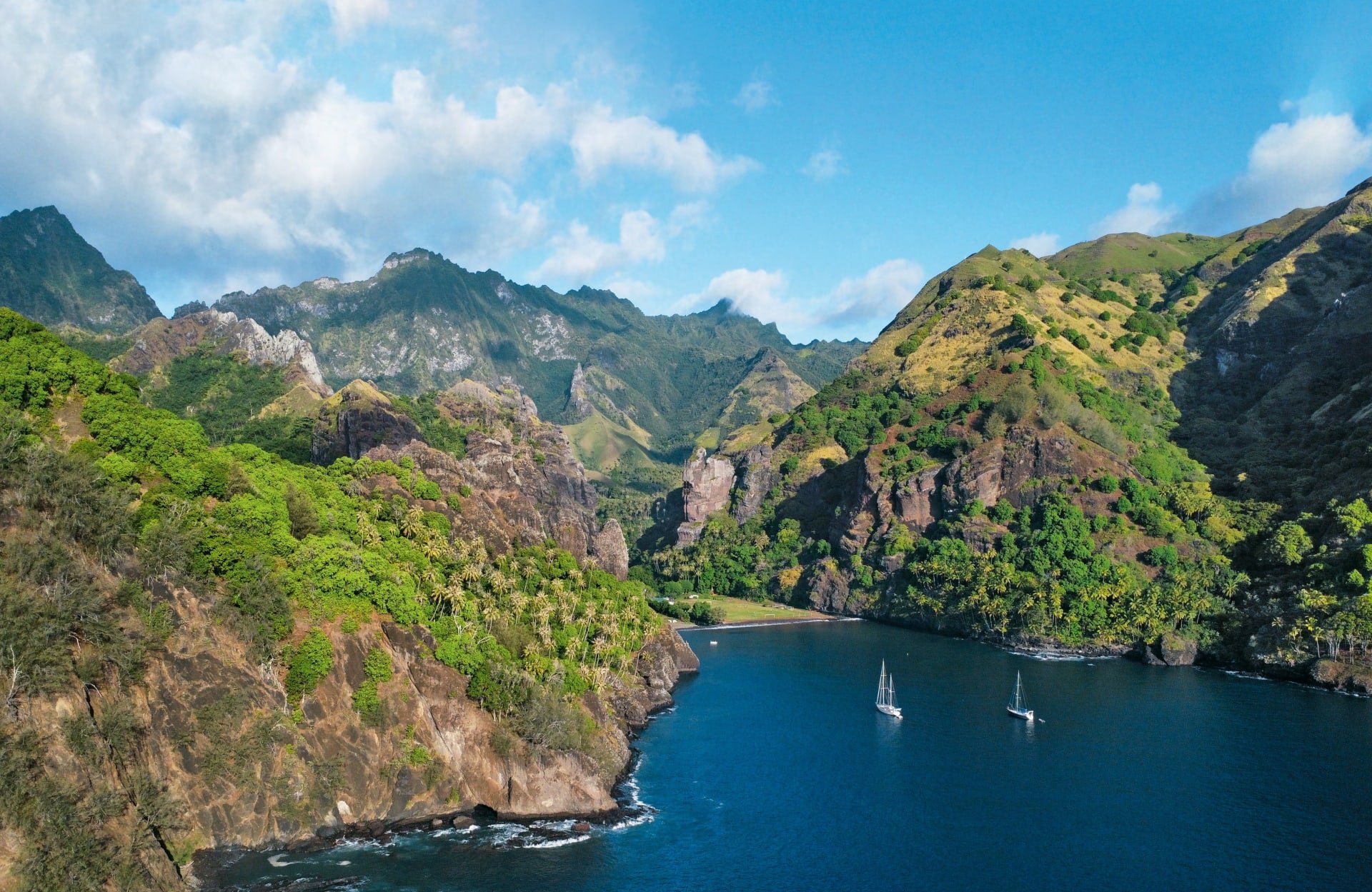 Voyage: Sailing in paradise - Marquesas in French Polynesia | YACHT