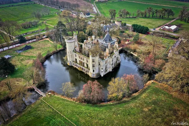 Château de la Mothe-Chandeniers – Les Trois-Moutiers, France