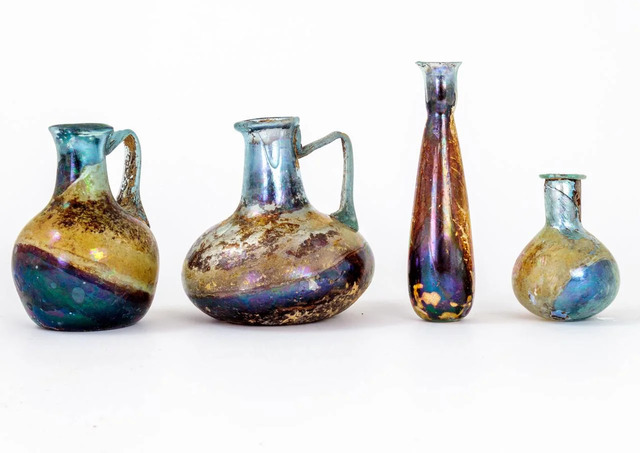 Delicate Glass Vases Unearthed From an Ancient Roman Grave Offer a Glimpse Into Burial Traditions