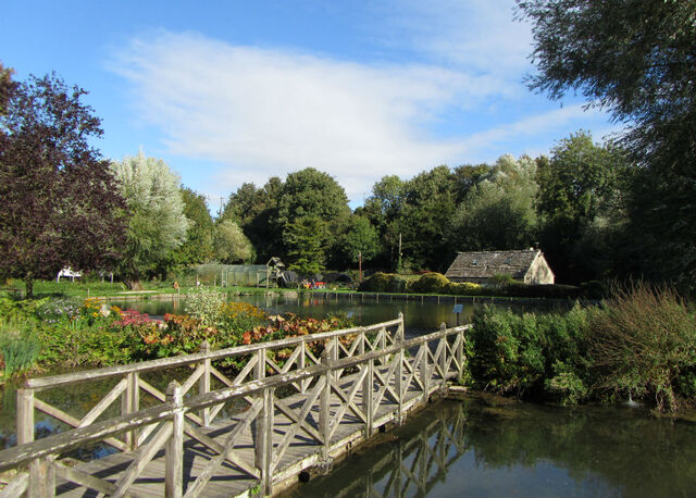 For those who love the outdoors, the Bibury Trout Farm is a must-visit