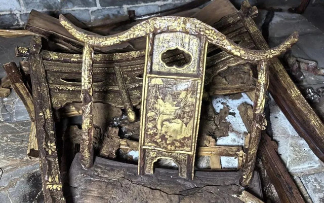 Furniture Discovered Inside the Tomb, Preserving the Elegance of the Era