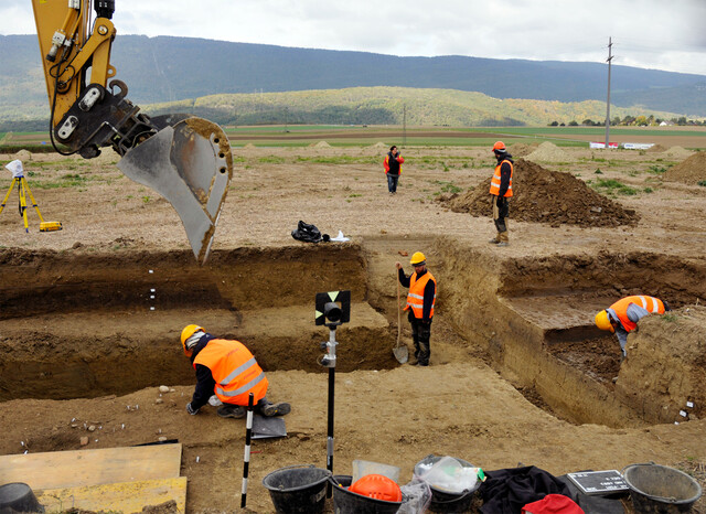 In 1999, construction workers digging near Neuchâtel unearthed the arrowhead while laying the foundation for a new cable car track