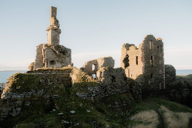 Overlooking the North Sea, Castle Sinclair Girnigoe served as a critical defensive point for the Sinclairs.