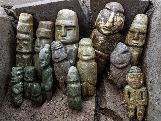 The Figurines, Ranging in Size From Nearly a Foot Tall to Just an Inch, Showcase the Iconic Mezcala Style