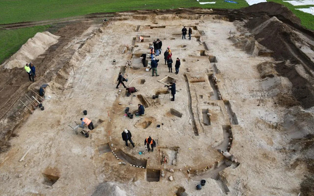 The Outline of an Ancient Structure Uncovered in Seddin, Germany, Offering a Glimpse Into Nordic Bronze Age Architecture