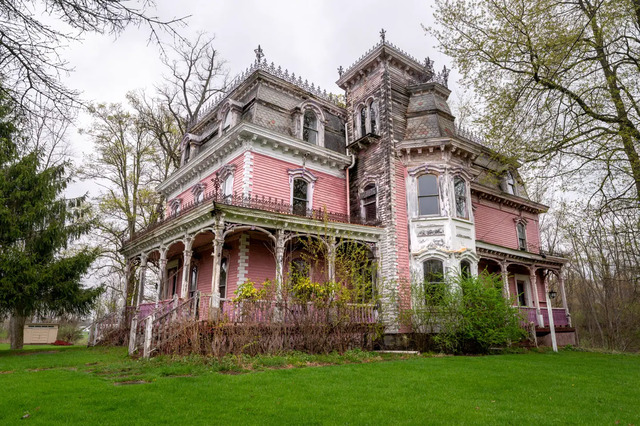 The Romantic Decay of Victorian Homes