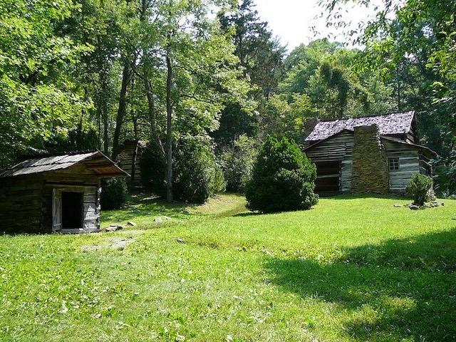 The Walker Sisters' homestead stands as a powerful symbol of self-sufficiency and tradition in the heart of the Smoky Mountains.