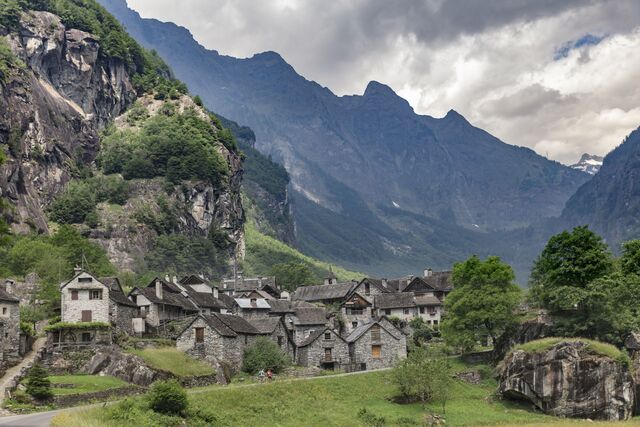 The beauty of Ticino’s stone houses is enhanced by the breathtaking natural landscapes that surround them