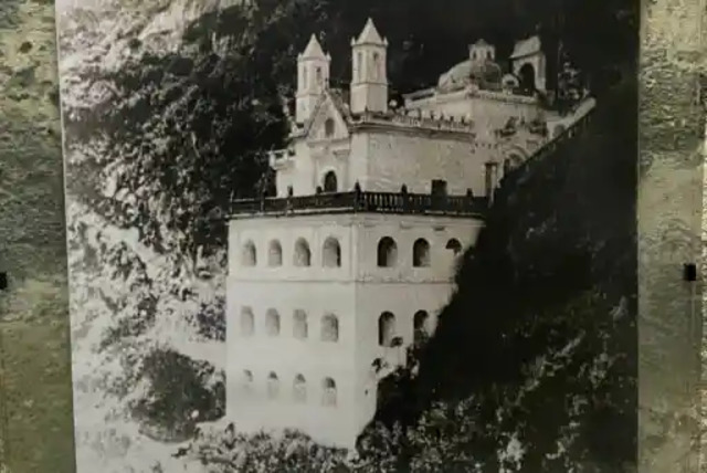 The story of the Las Lajas Sanctuary began in the early 18th century, woven into the fabric of local lore and belief