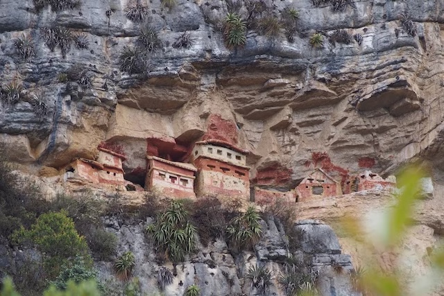 These mausoleums built into the cliff face above Laguna de los Condores held hundreds of Incan mummies, preserved for centuries in the high Andean environment