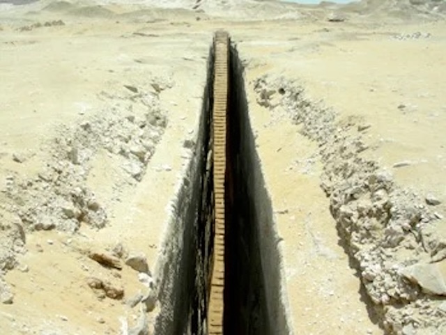 A sketch showing the pyramid's intended height and the extensive causeway