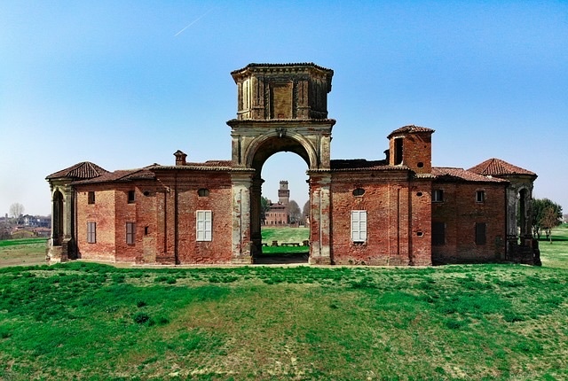 A symmetrical frontal view of the Tea House, highlighting its central arch and the remnants of its intricately designed wings