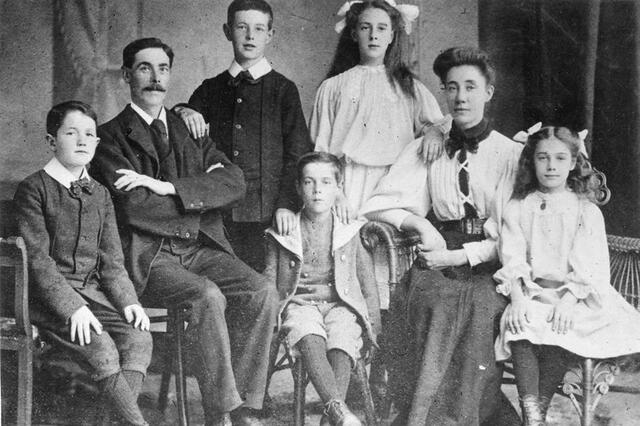 A Glimpse of History The Goodwin family, shown here, experienced Titanic’s third-class dining.