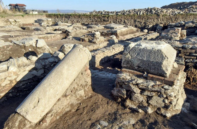 A close-up of a fallen column in Viminacium, a testament to the grandeur of this ancient Roman settlement.