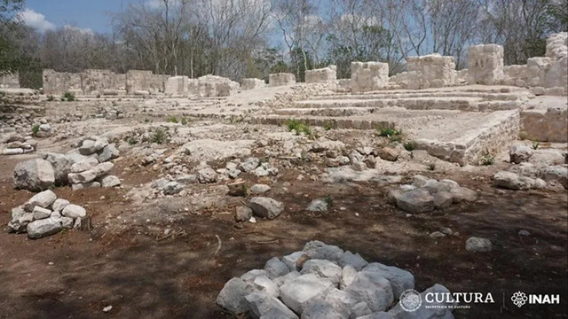 A detailed view of the steps and walls of Kabah, revealing the impressive craftsmanship of the ancient Maya civilization. (Credit: INAH)